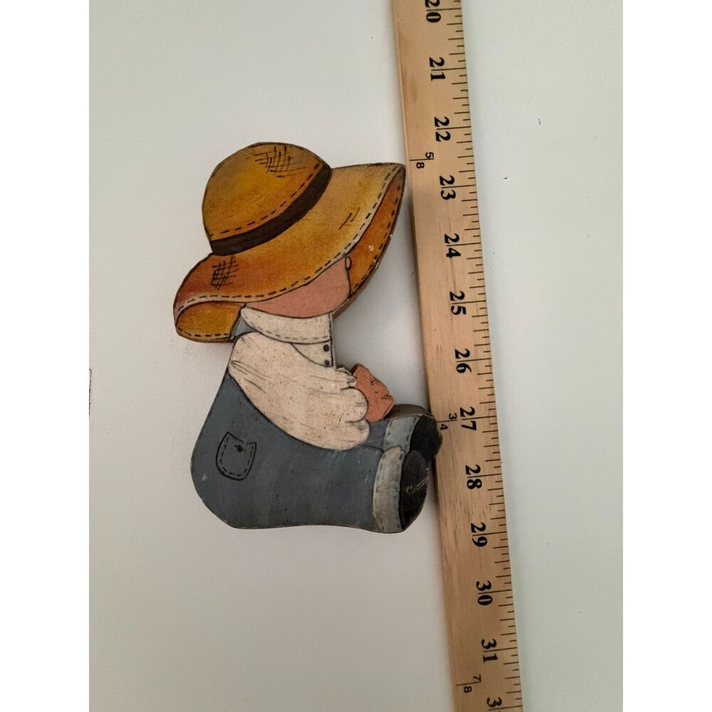 vtg hand painted wooden amish boy wall plaque